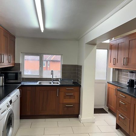 Comfortable Single Room Wembley Park/Stadium Лондон Экстерьер фото